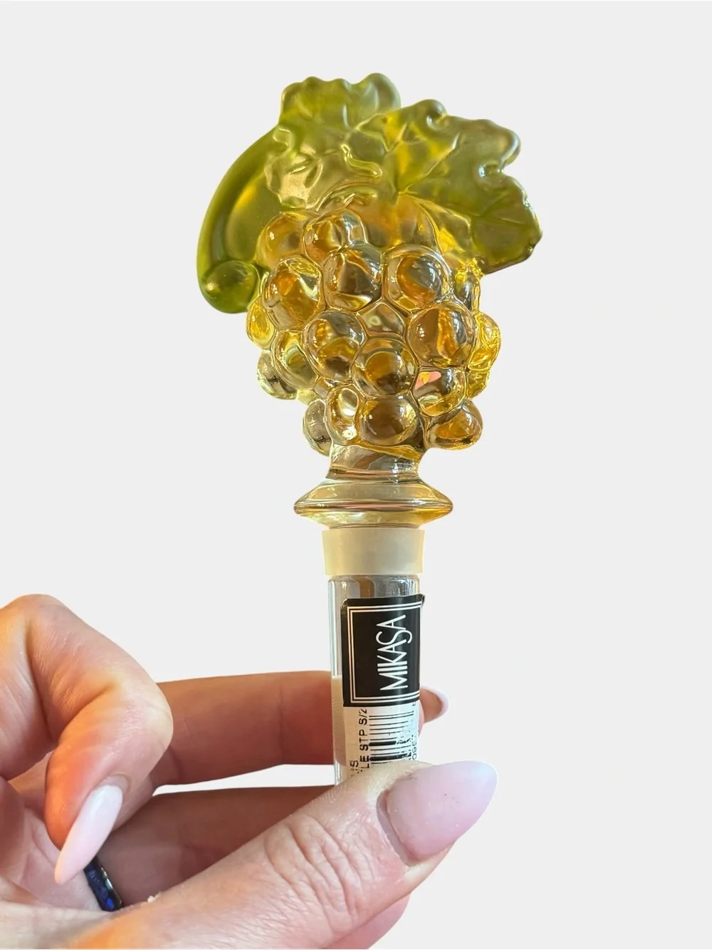 Mikasa Chablis Green-Yellow Glass Grape Bottle Stopper